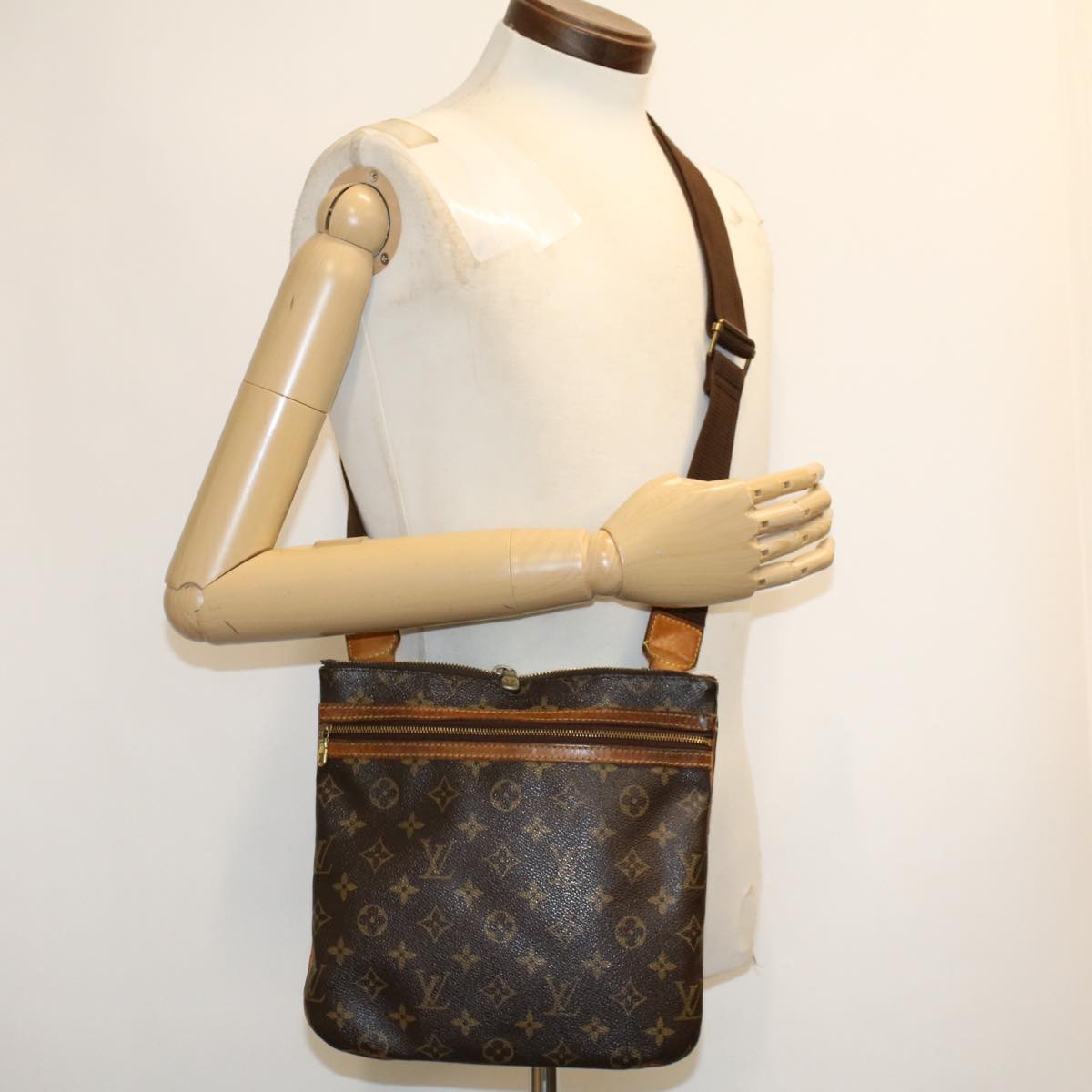 LOUIS VUITTON Monogram Pochette Bosphore Shoulder Bag M40044 LV Auth rd5299