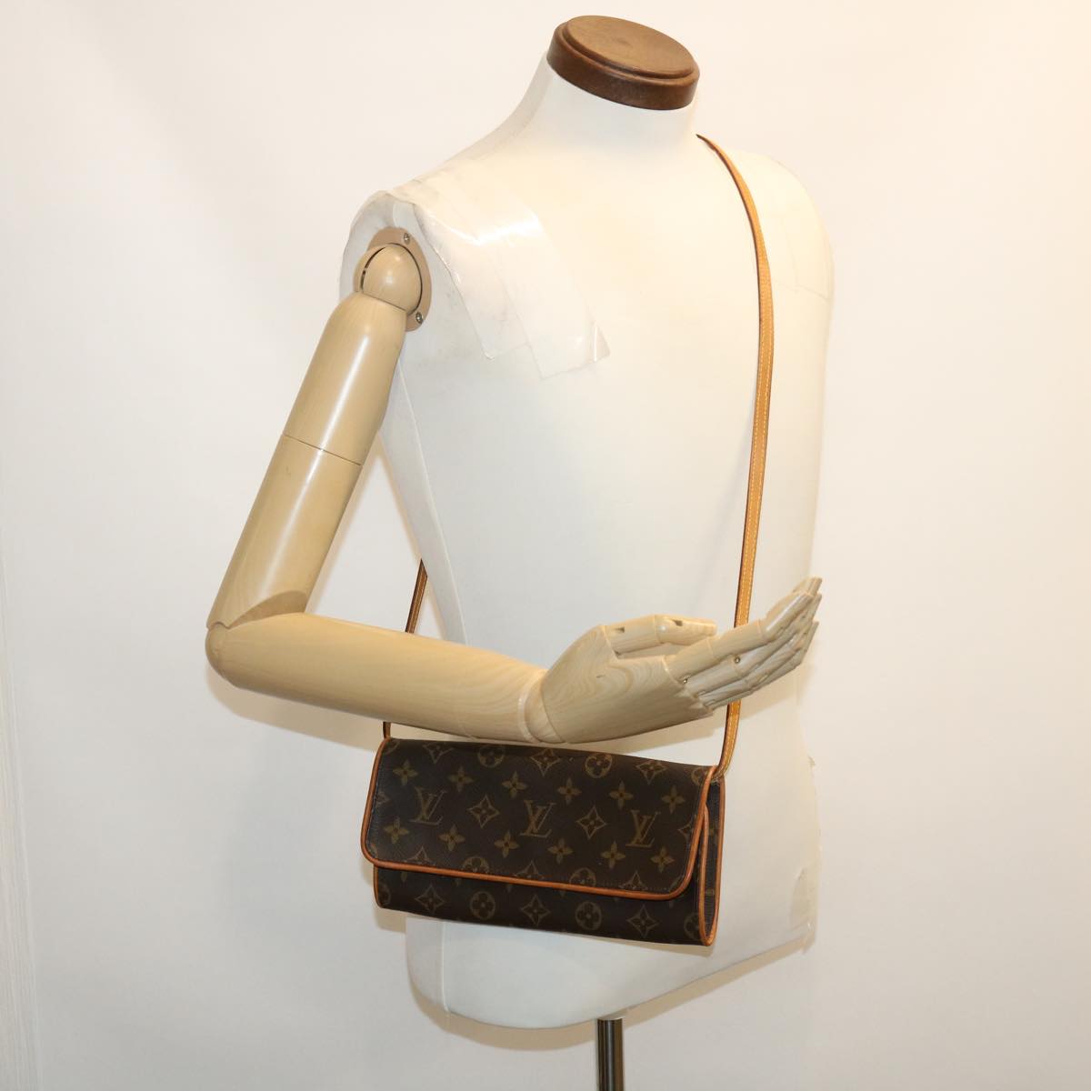 LOUIS VUITTON Monogram Pochette Twin GM Shoulder Bag M51852 LV Auth ro299