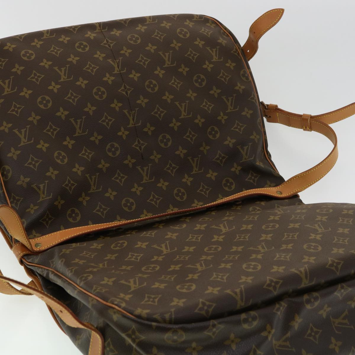 LOUIS VUITTON Monogram Saumur 43 Shoulder Bag M42252 LV Auth ro614