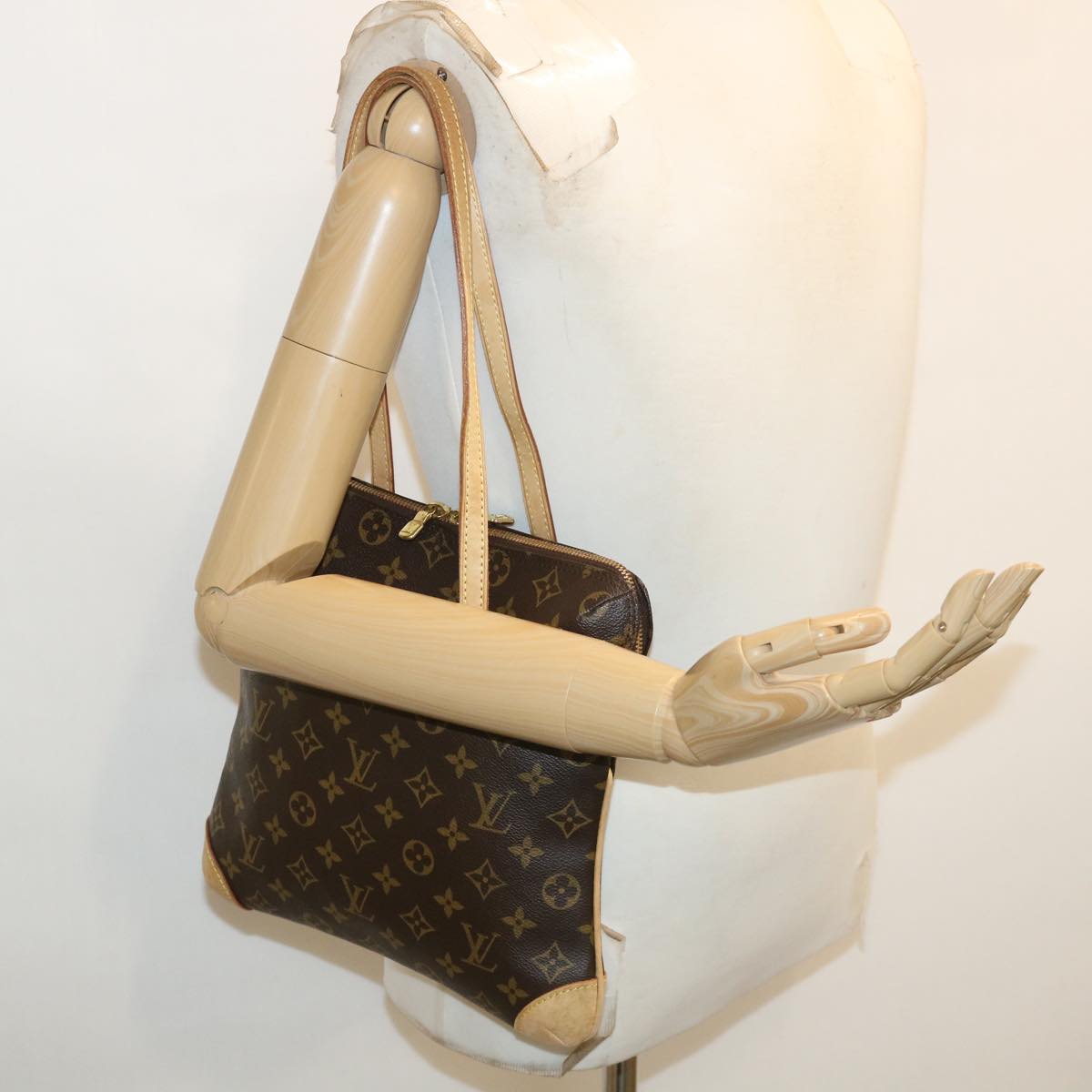 LOUIS VUITTON Monogram Coussin GM Shoulder Bag M51141 LV Auth ro737