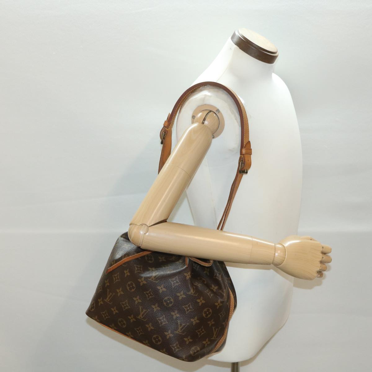 LOUIS VUITTON Monogram Petit Noe Shoulder Bag M42226 LV Auth ro798