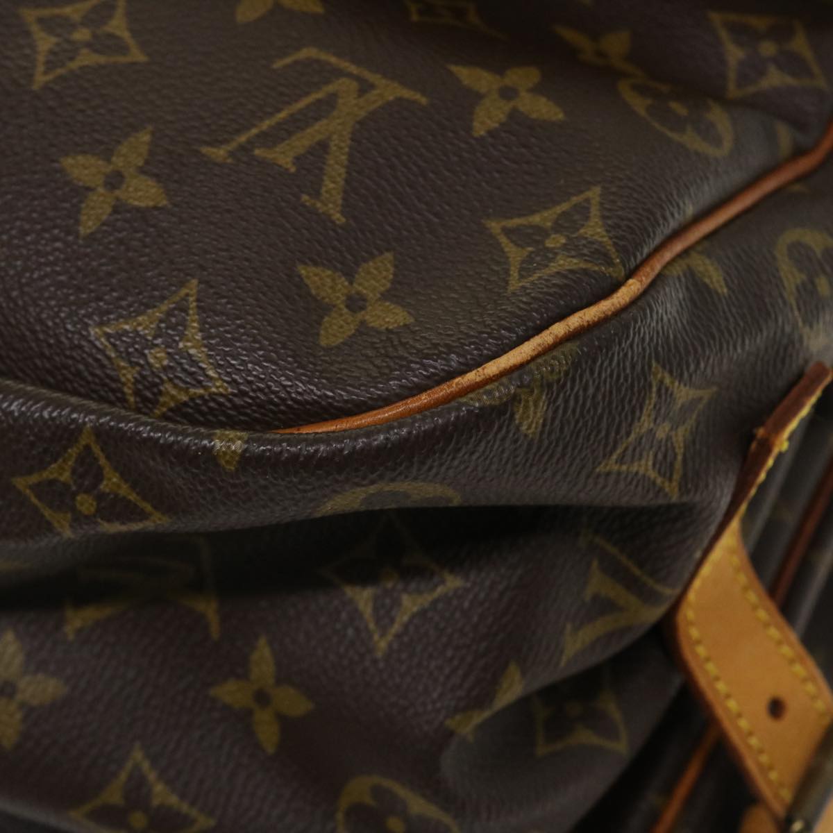 LOUIS VUITTON Monogram Saumur 35 Shoulder Bag M42254 LV Auth ro844