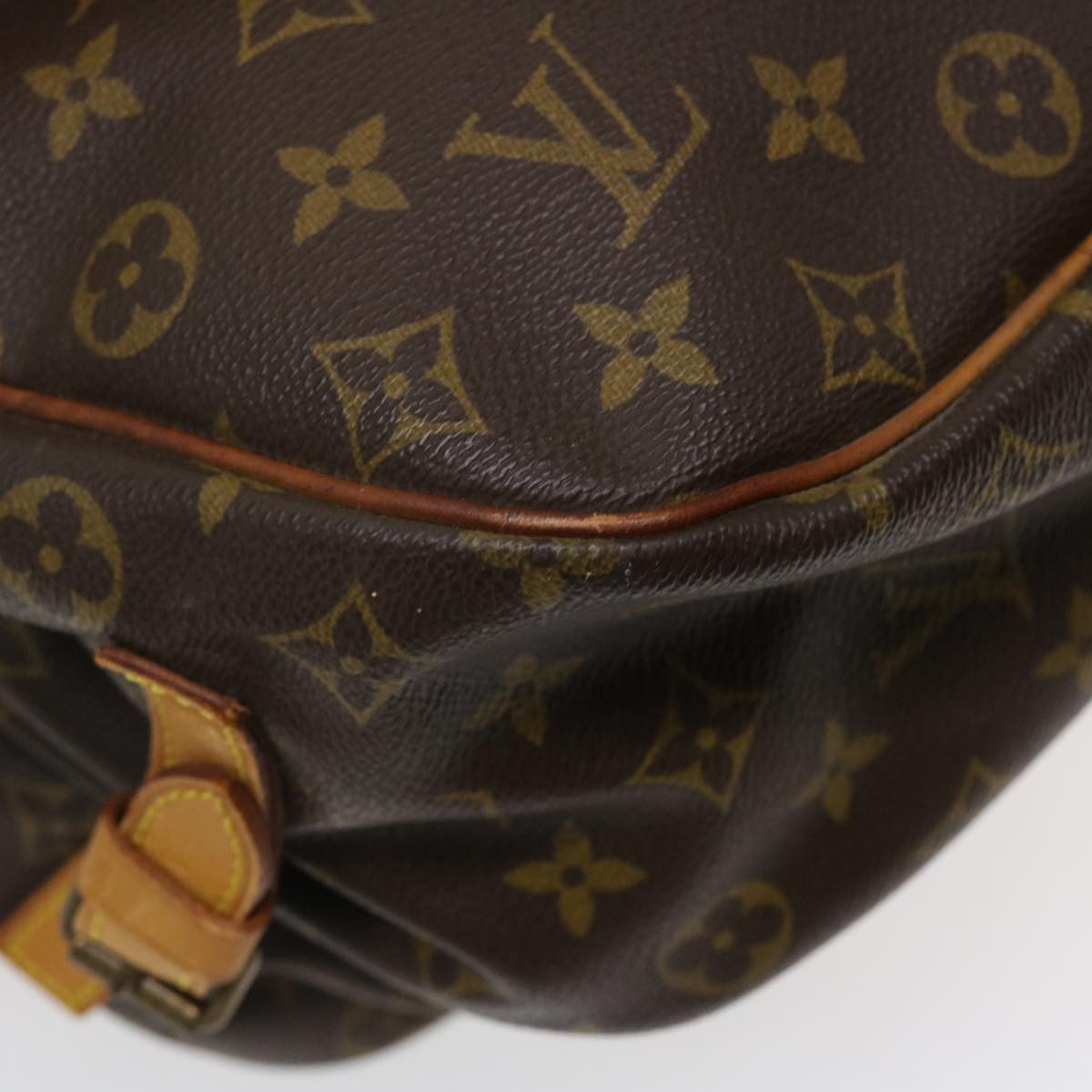 LOUIS VUITTON Monogram Saumur 35 Shoulder Bag M42254 LV Auth ro844