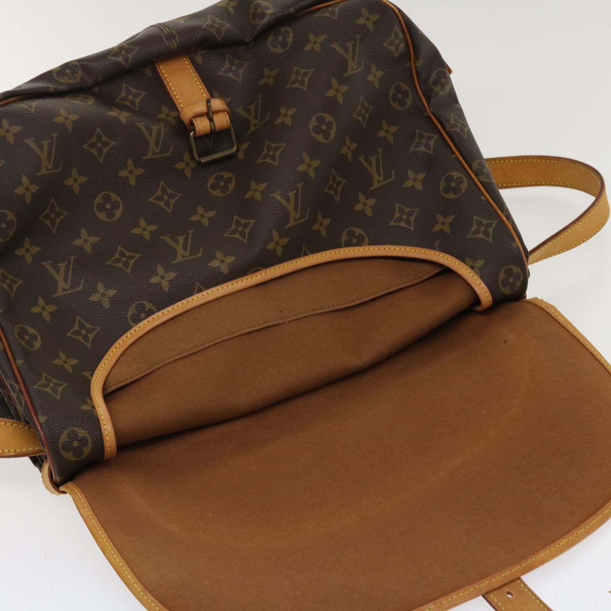 LOUIS VUITTON Monogram Saumur 35 Shoulder Bag M42254 LV Auth ro844