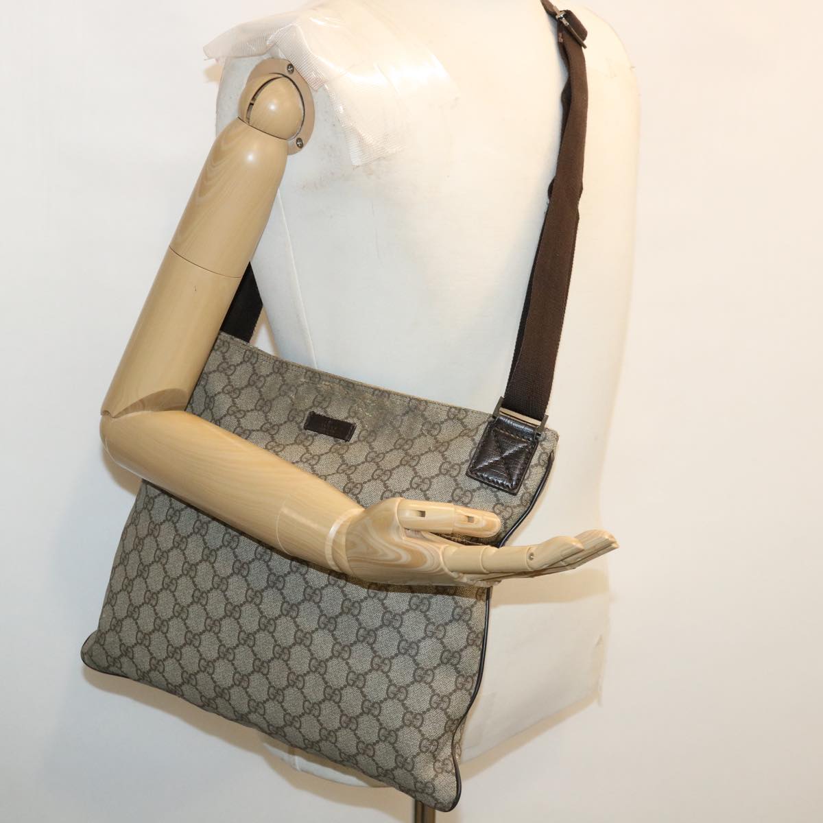 GUCCI GG Canvas Shoulder Bag Beige 141198 Auth ro852