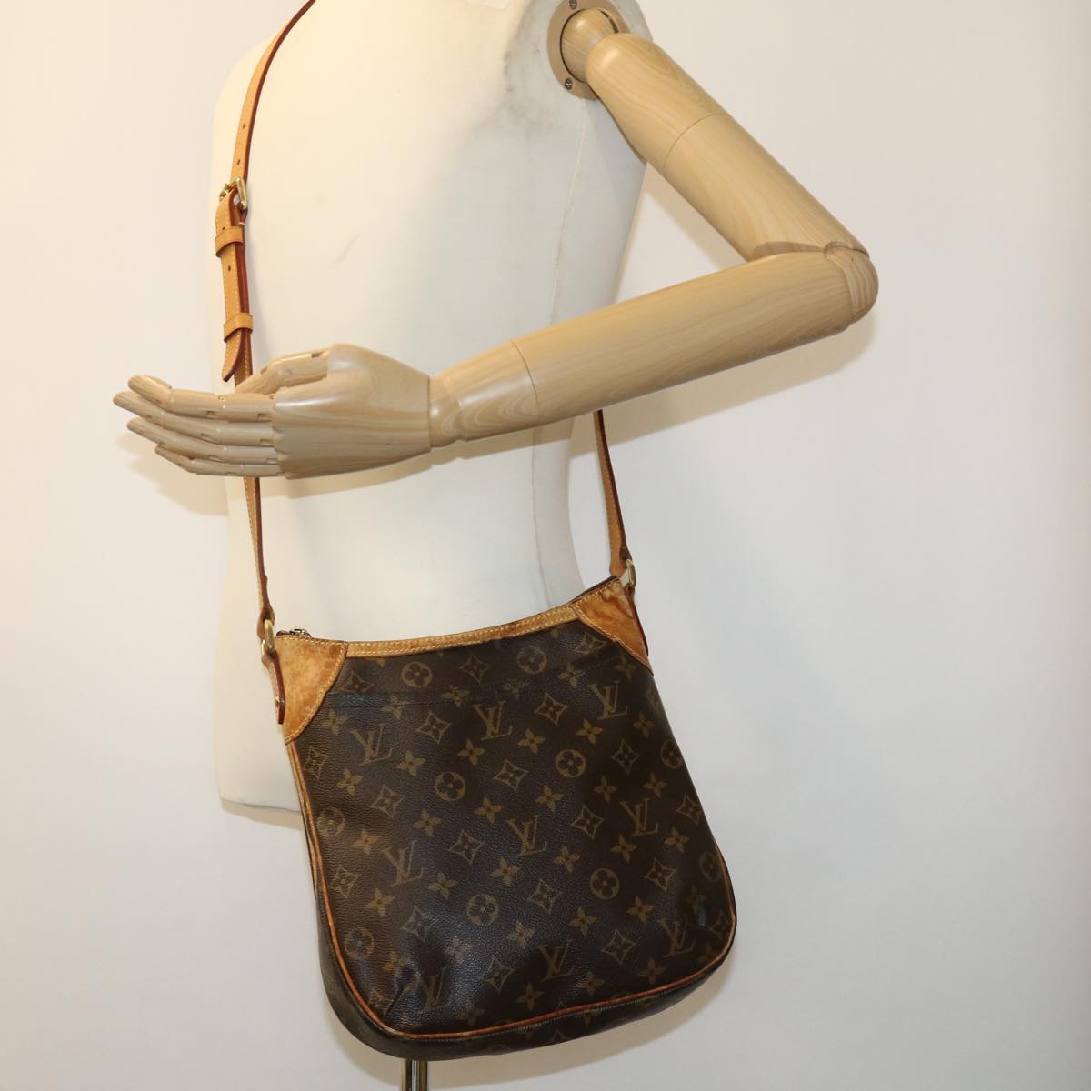 LOUIS VUITTON Monogram Odeon PM Shoulder Bag M56390 LV Auth rt055