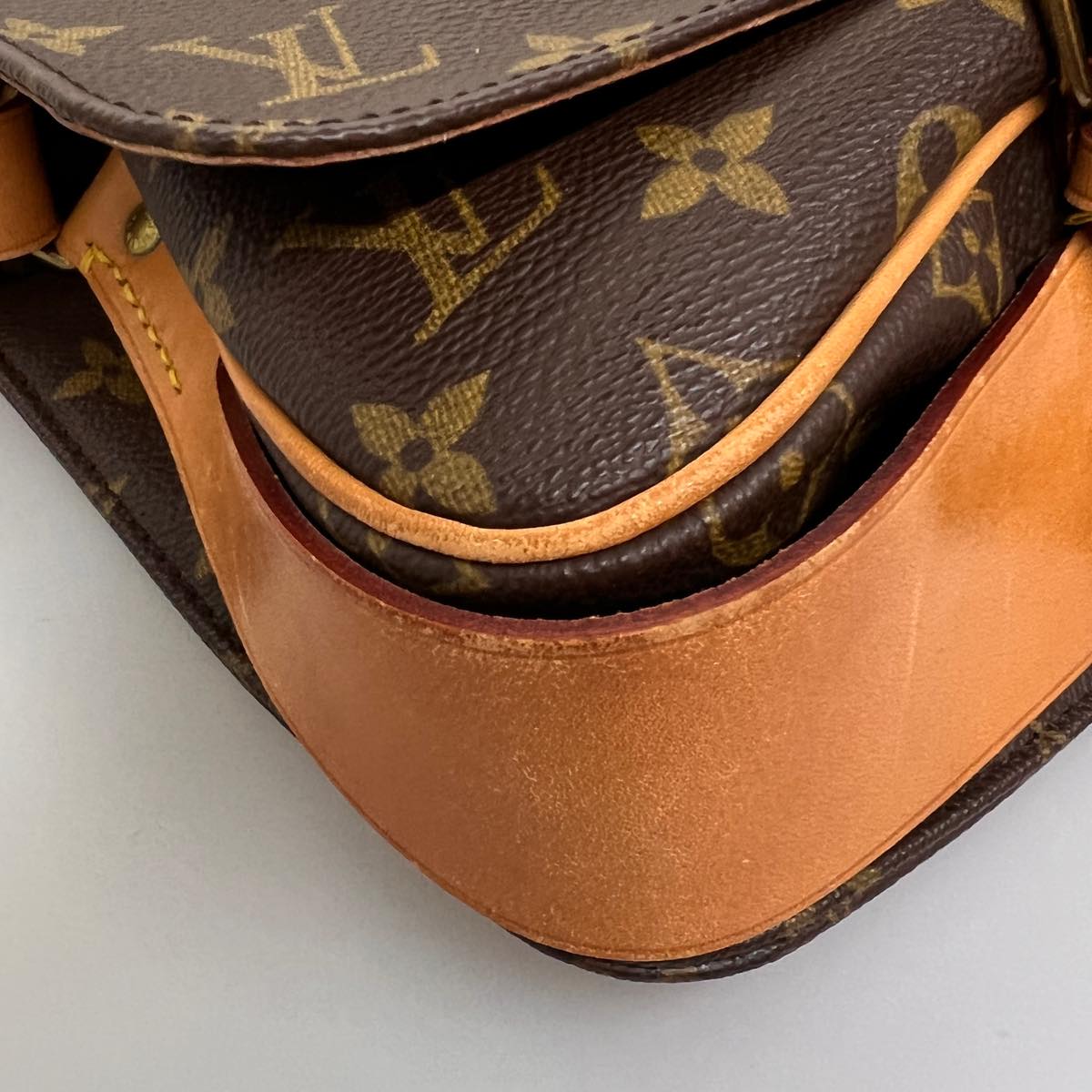 LOUIS VUITTON Monogram Cartouchiere MM Shoulder Bag M51253 LV Auth rz076