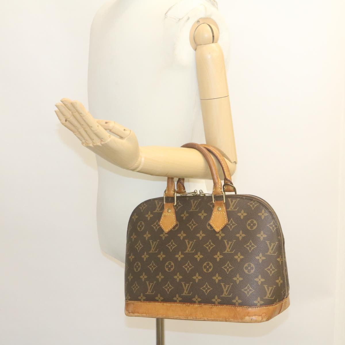 LOUIS VUITTON Monogram Alma Hand Bag M51130 LV Auth rz110