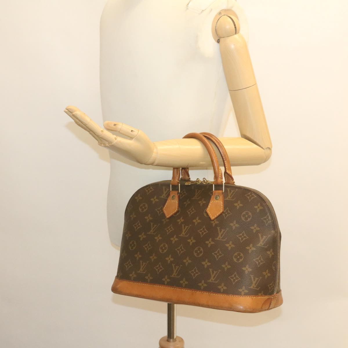 LOUIS VUITTON Monogram Alma Hand Bag M51130 LV Auth rz167