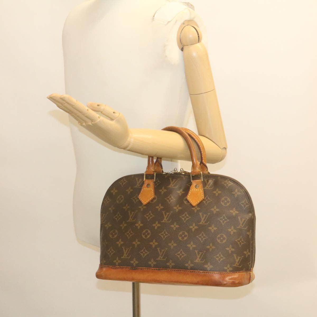 LOUIS VUITTON Monogram Alma Hand Bag M51130 LV Auth rz175