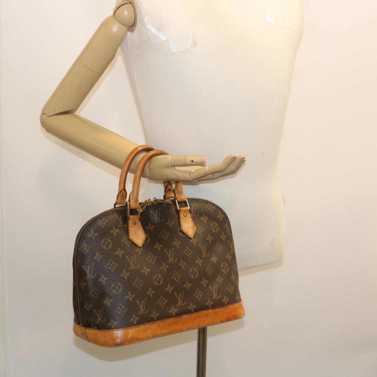 LOUIS VUITTON Monogram Alma Hand Bag M51130 LV Auth rz211