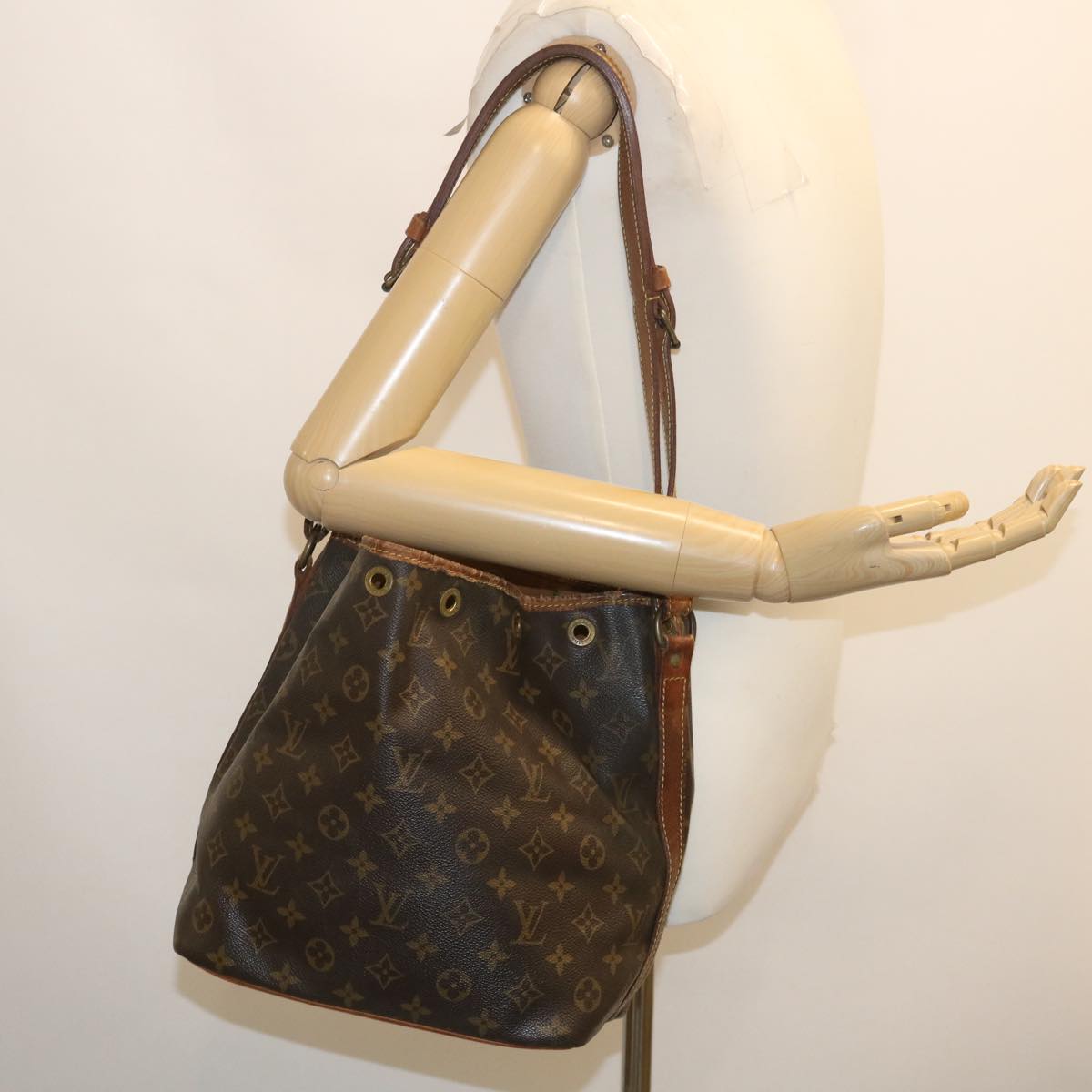 LOUIS VUITTON Monogram Petit Noe Shoulder Bag M42226 LV Auth rz244