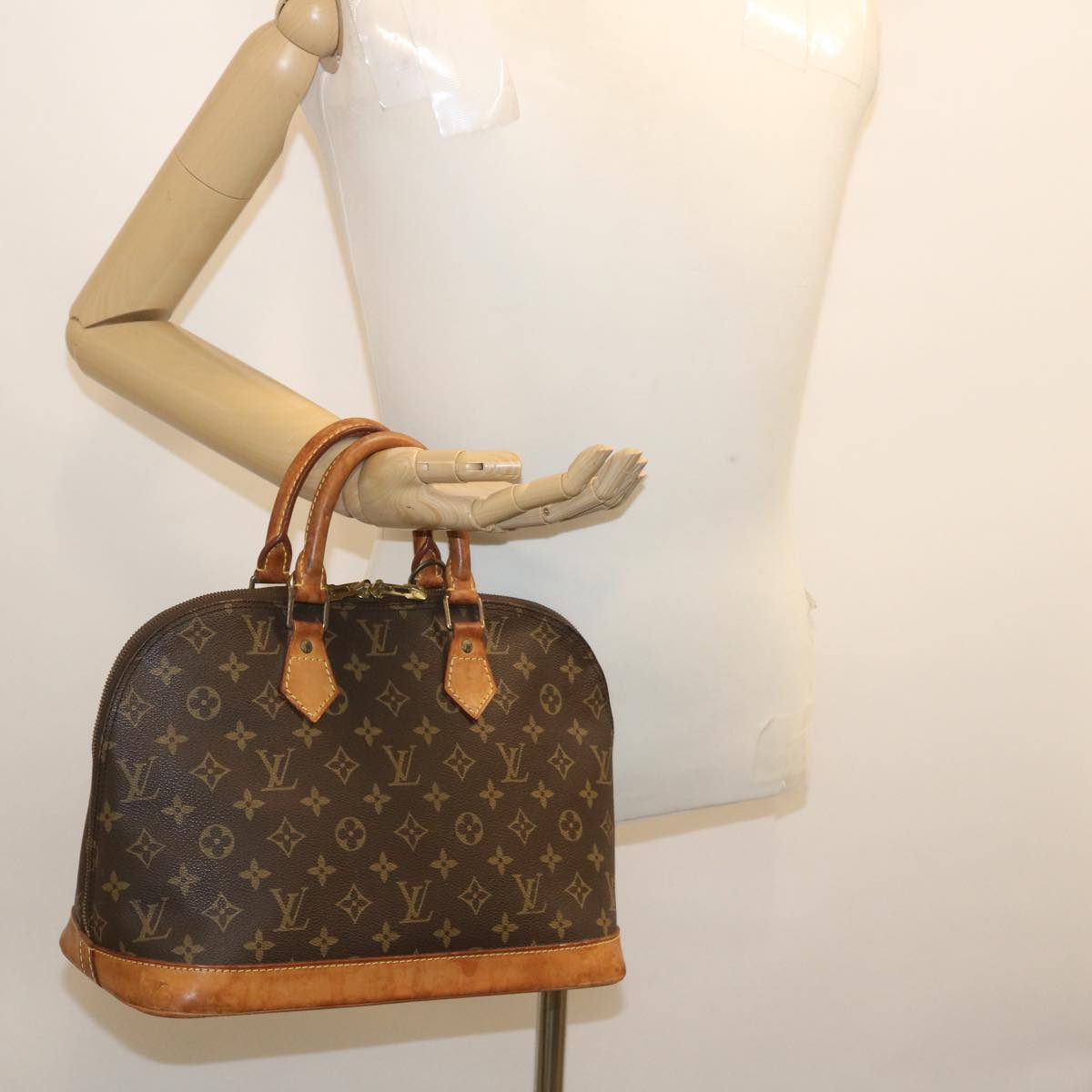 LOUIS VUITTON Monogram Alma Hand Bag M51130 LV Auth rz271