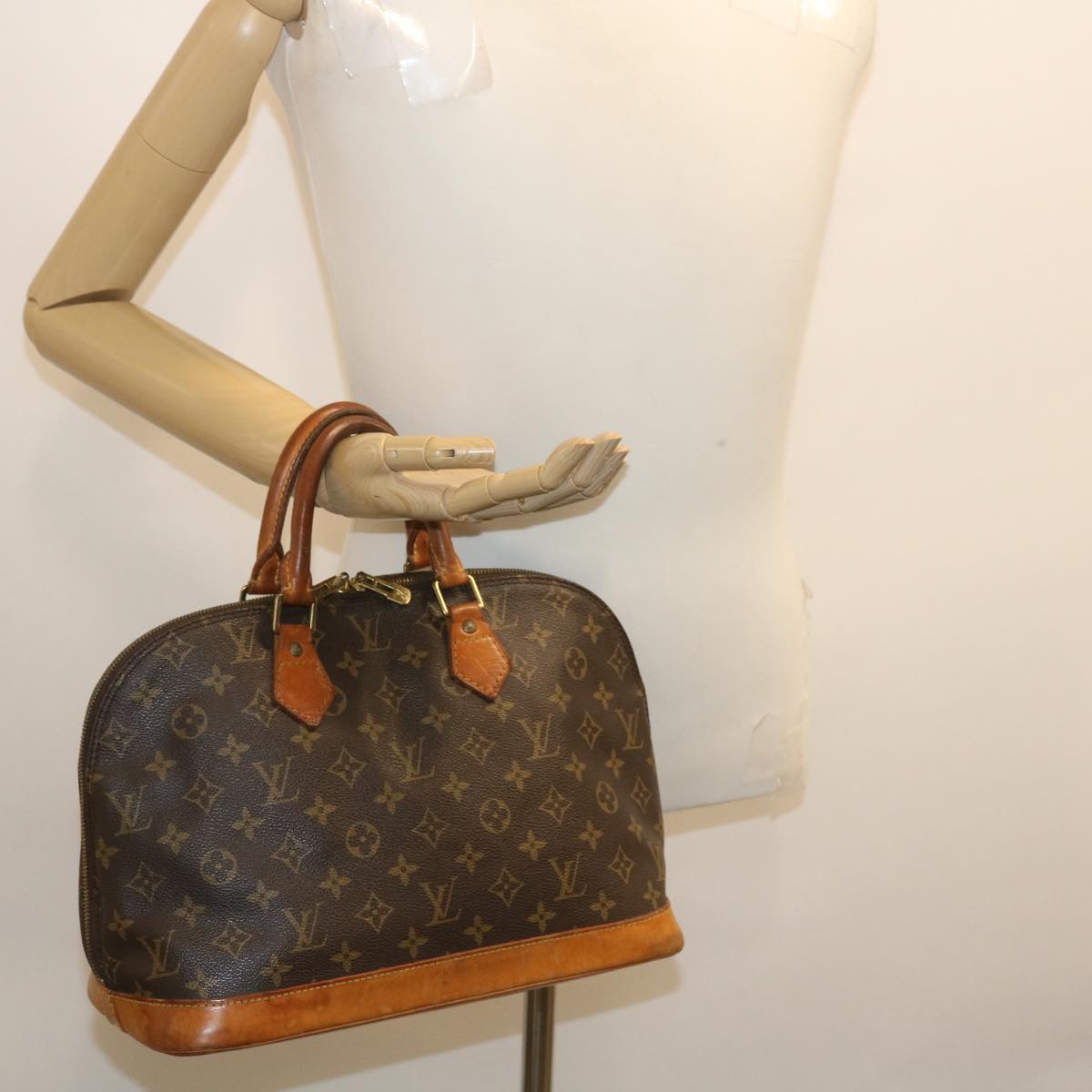 LOUIS VUITTON Monogram Alma Hand Bag M51130 LV Auth rz272