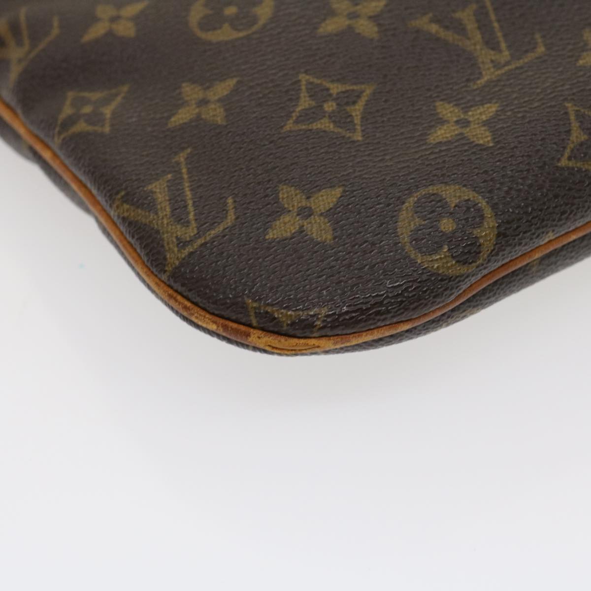 LOUIS VUITTON Monnogram Pochette Bosphore Shoulder Bag M40044 LV Auth rz320