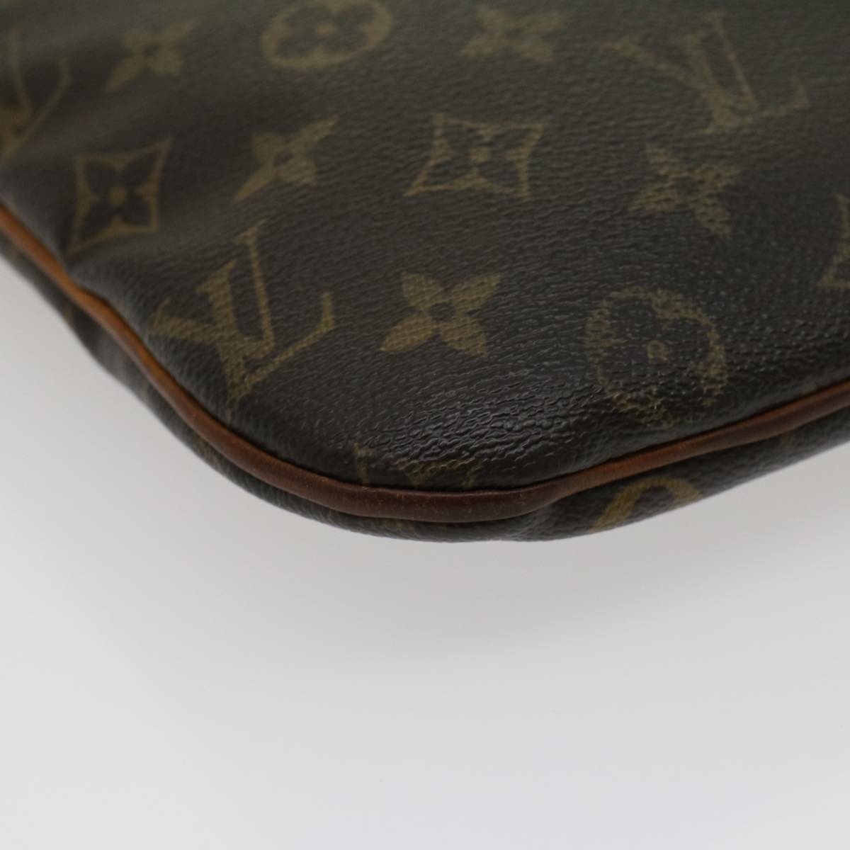 LOUIS VUITTON Monnogram Pochette Bosphore Shoulder Bag M40044 LV Auth rz393