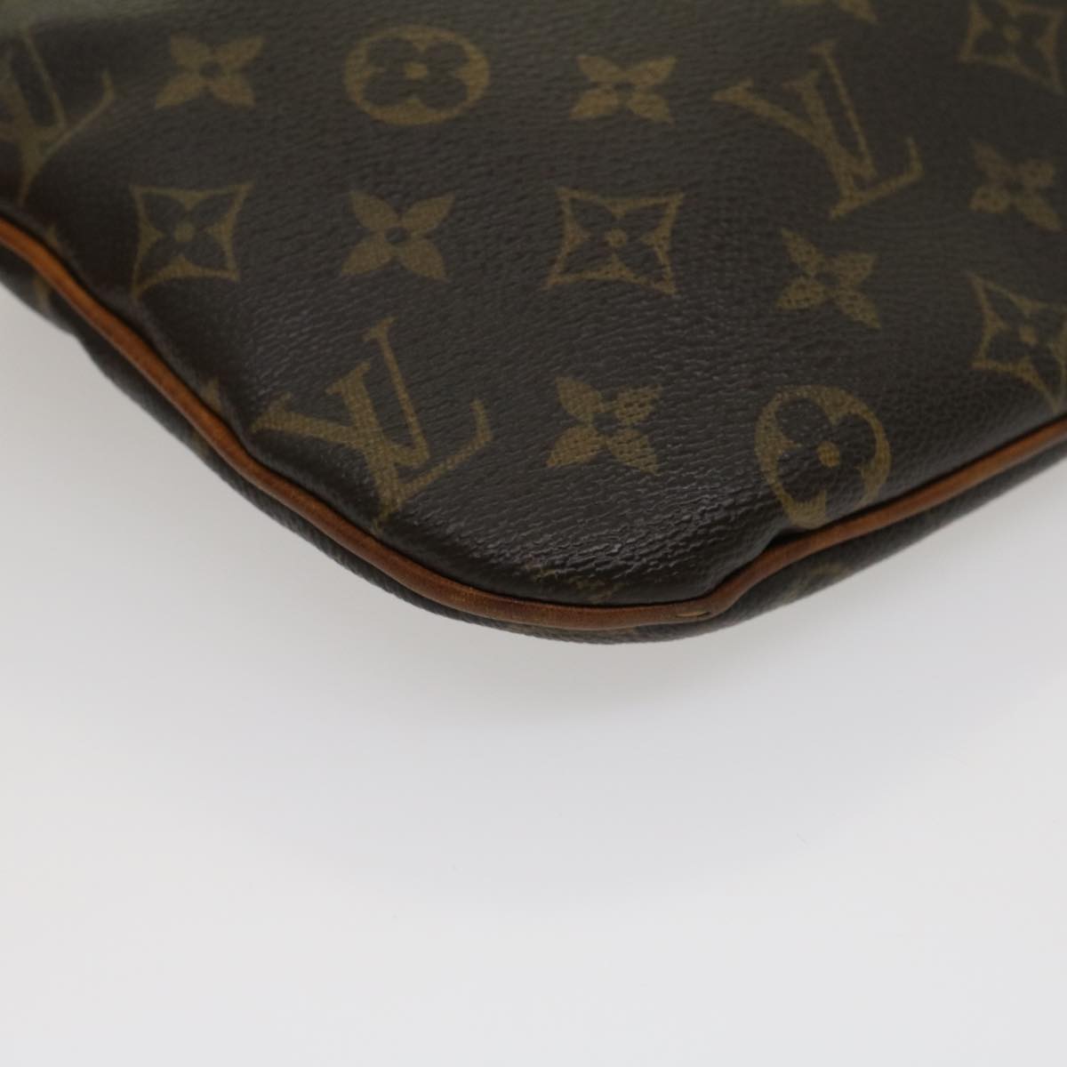 LOUIS VUITTON Monnogram Pochette Bosphore Shoulder Bag M40044 LV Auth rz393