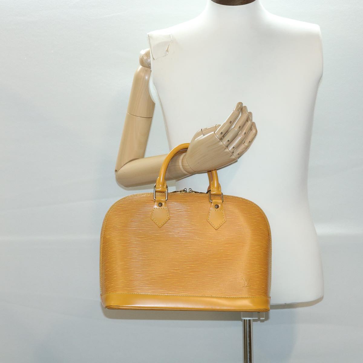 LOUIS VUITTON Epi Alma Hand Bag Yellow M52149 LV Auth rz522