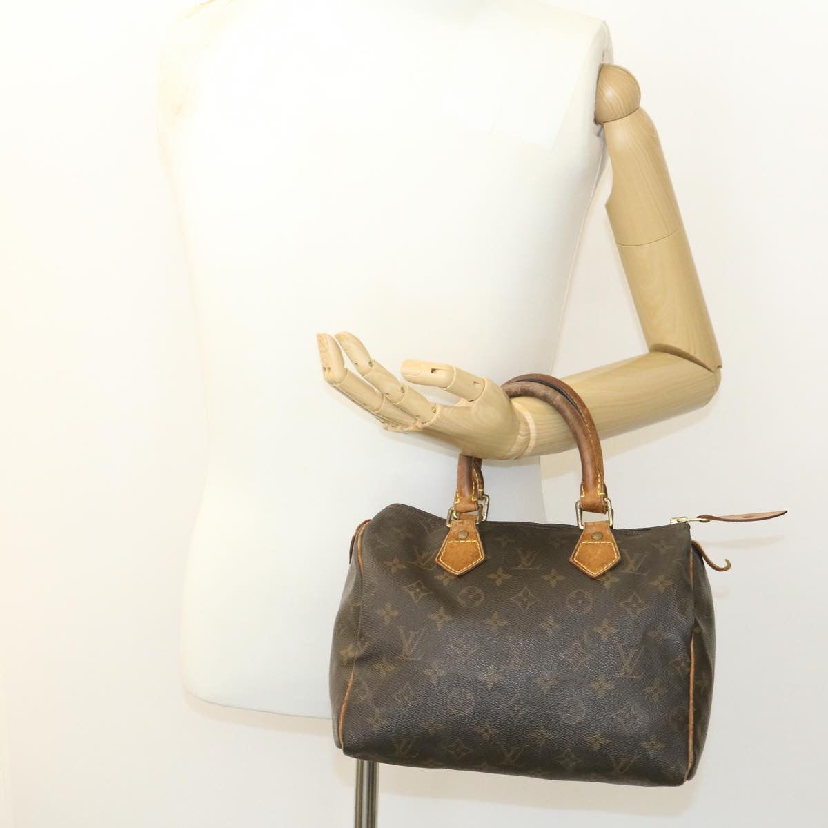 LOUIS VUITTON Monogram Speedy 25 Hand Bag M41528 LV Auth st051