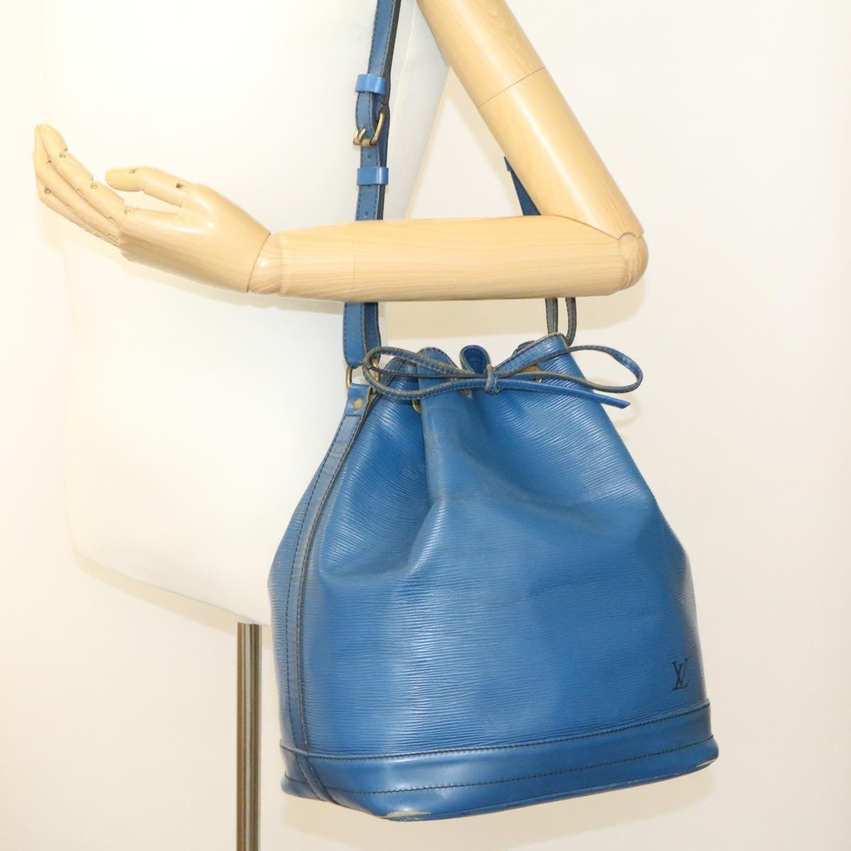 LOUIS VUITTON Epi Noe Shoulder Bag Blue M44005 LV Auth st083