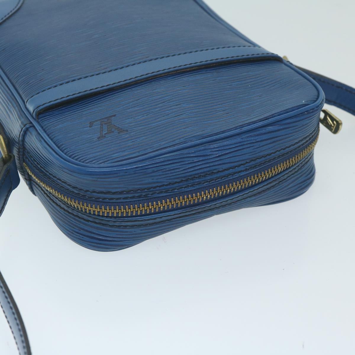 LOUIS VUITTON Epi Danube Shoulder Bag Blue M45635 LV Auth tb1016