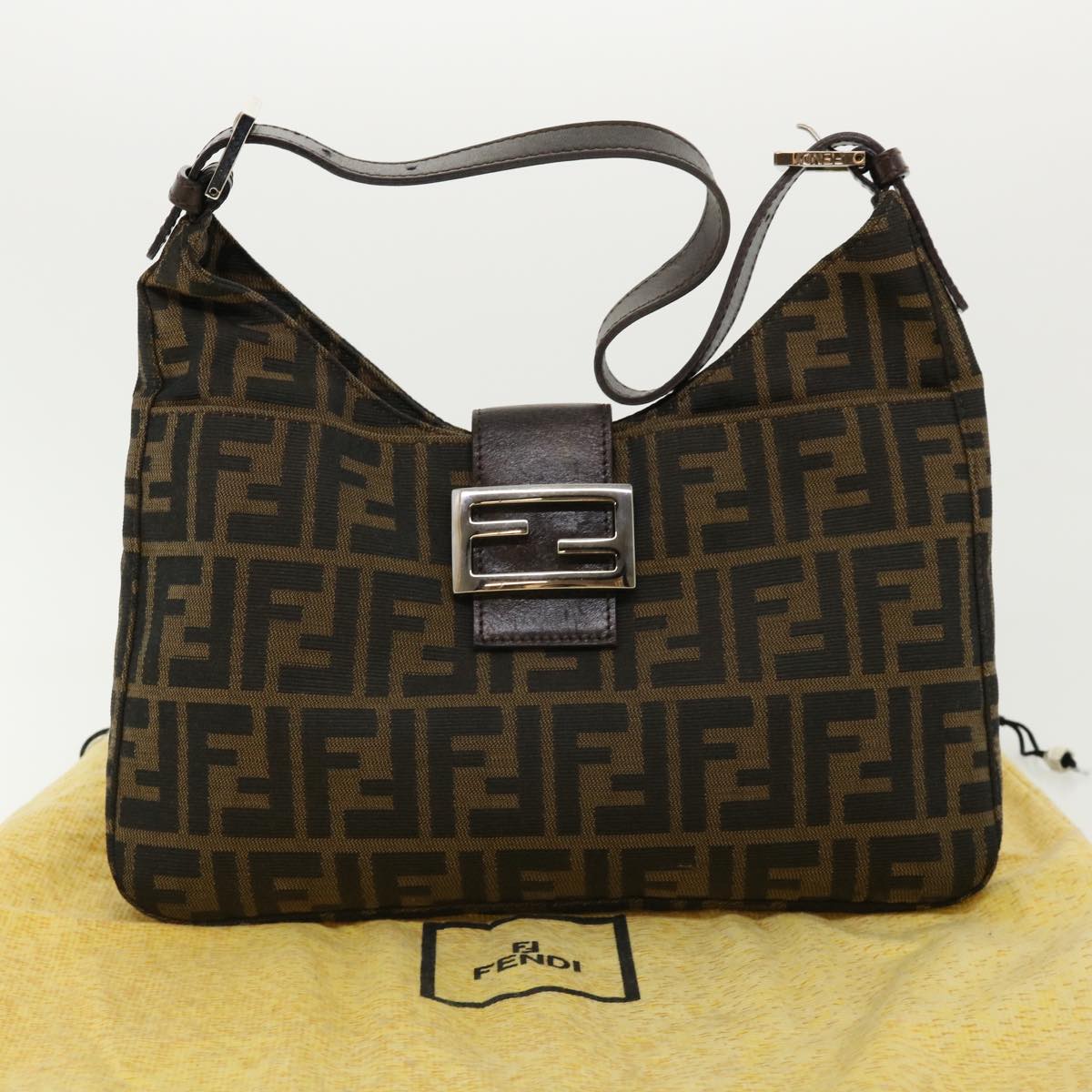 FENDI Mamma Baguette Zucca Canvas Shoulder Bag Brown Auth tb147