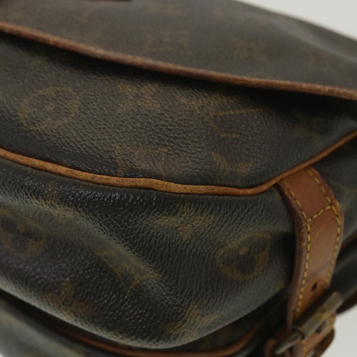 LOUIS VUITTON Monogram Saumur 30 Shoulder Bag M42256 LV Auth tb559