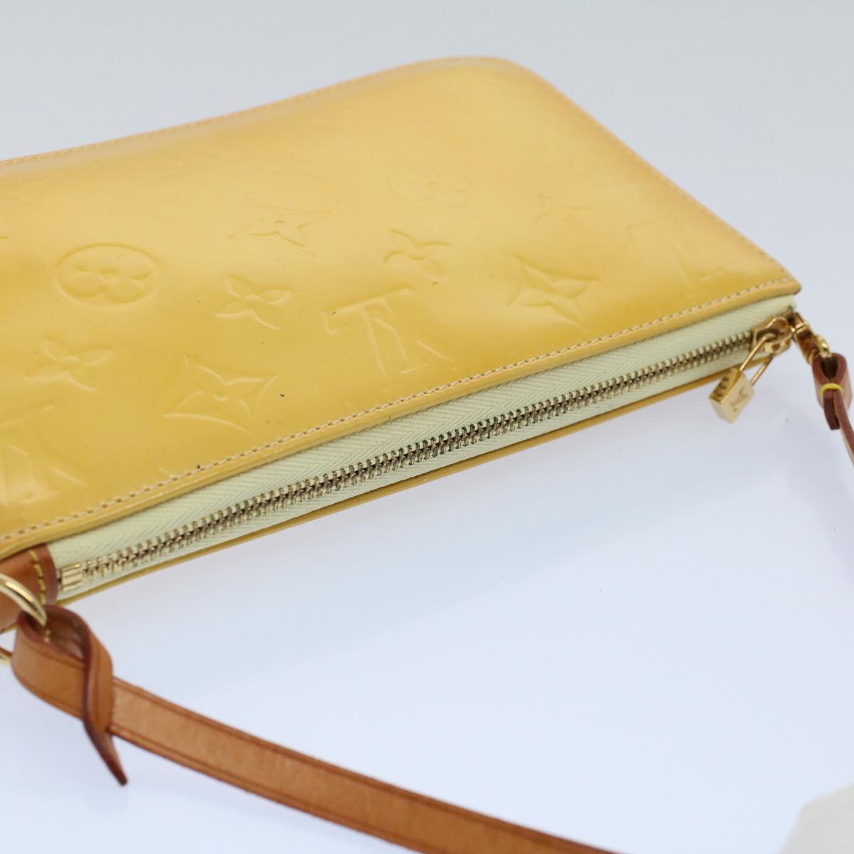 LOUIS VUITTON Vernis Lexington Accessory Pouch Lime Yellow M91058 Auth tb883