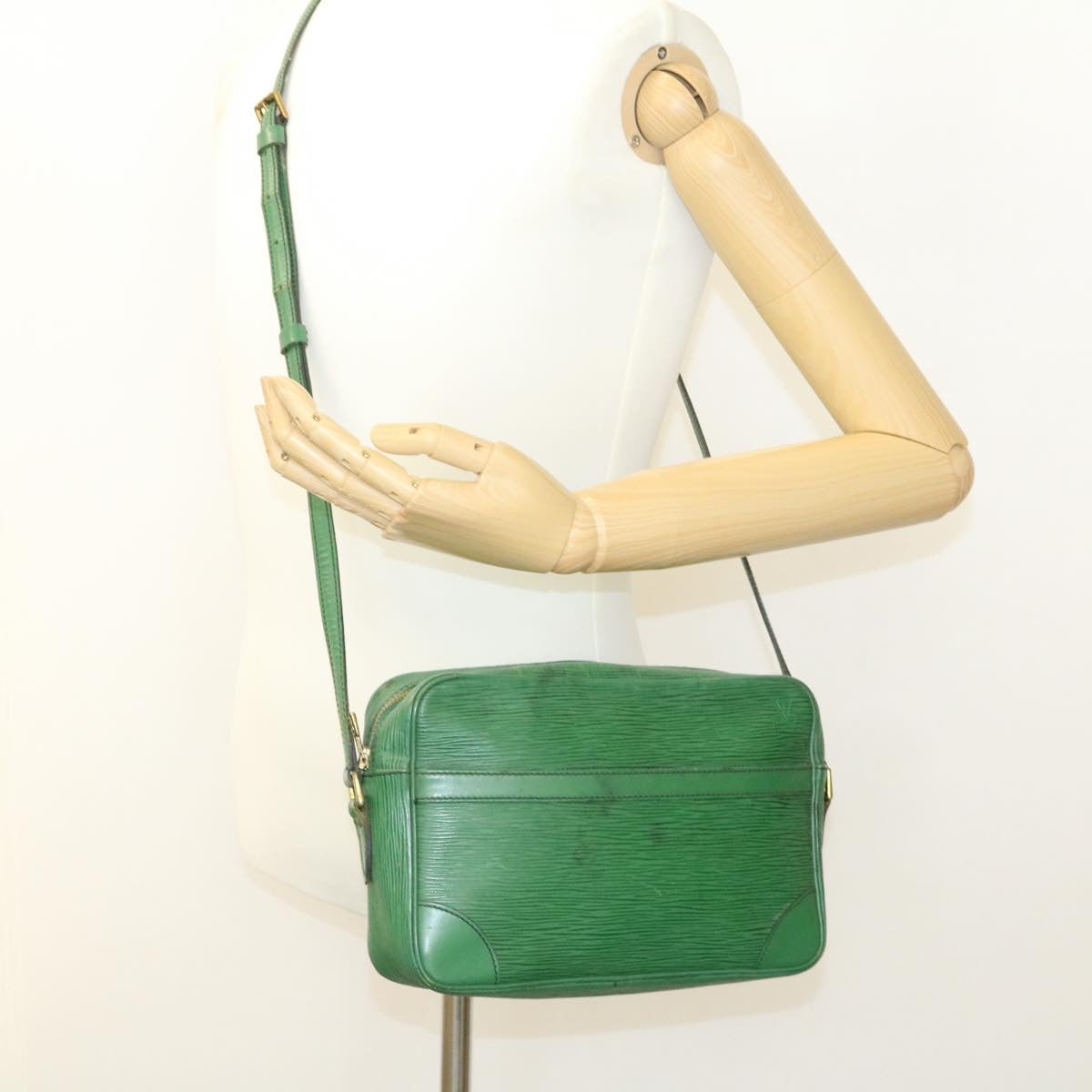 LOUIS VUITTON Epi Trocadero 27 Shoulder Bag Green M52314 LV Auth th2043