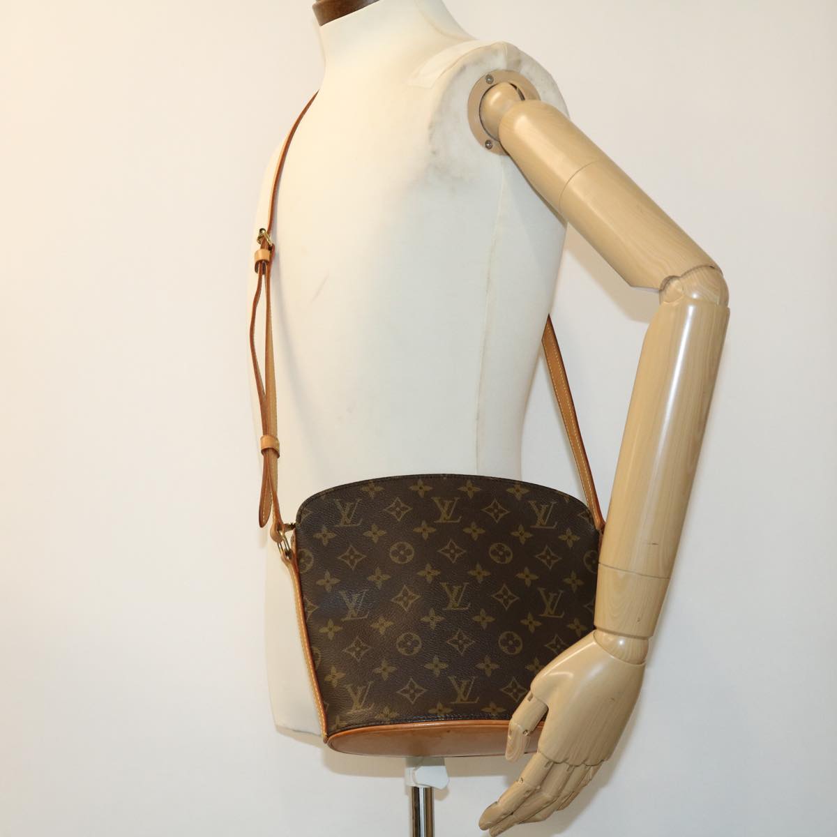 LOUIS VUITTON Monogram Drouot Shoulder Bag M51290 LV Auth th2809