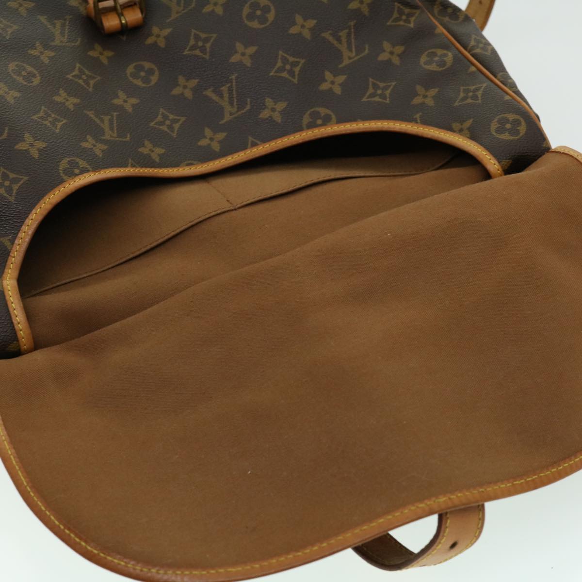 LOUIS VUITTON Monogram Saumur 35 Shoulder Bag M42254 LV Auth th2826