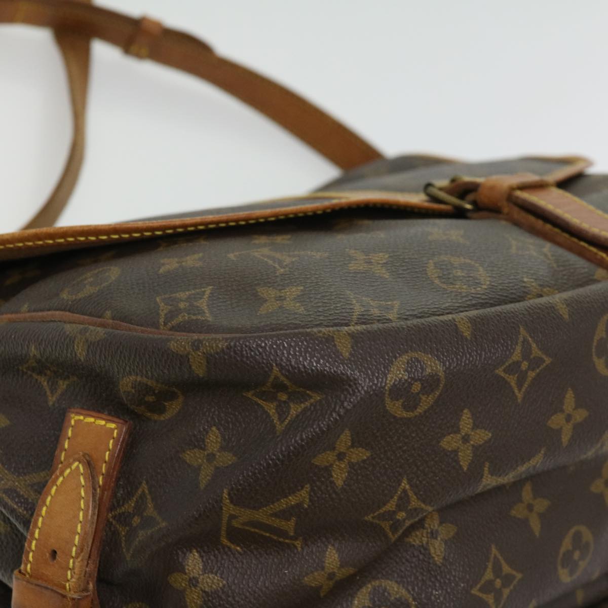 LOUIS VUITTON Monogram Saumur 35 Shoulder Bag M42254 LV Auth th2994