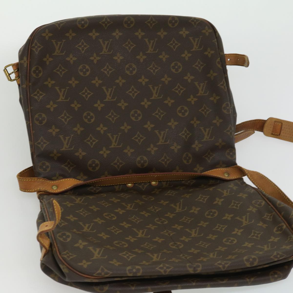 LOUIS VUITTON Monogram Saumur 35 Shoulder Bag M42254 LV Auth th2994