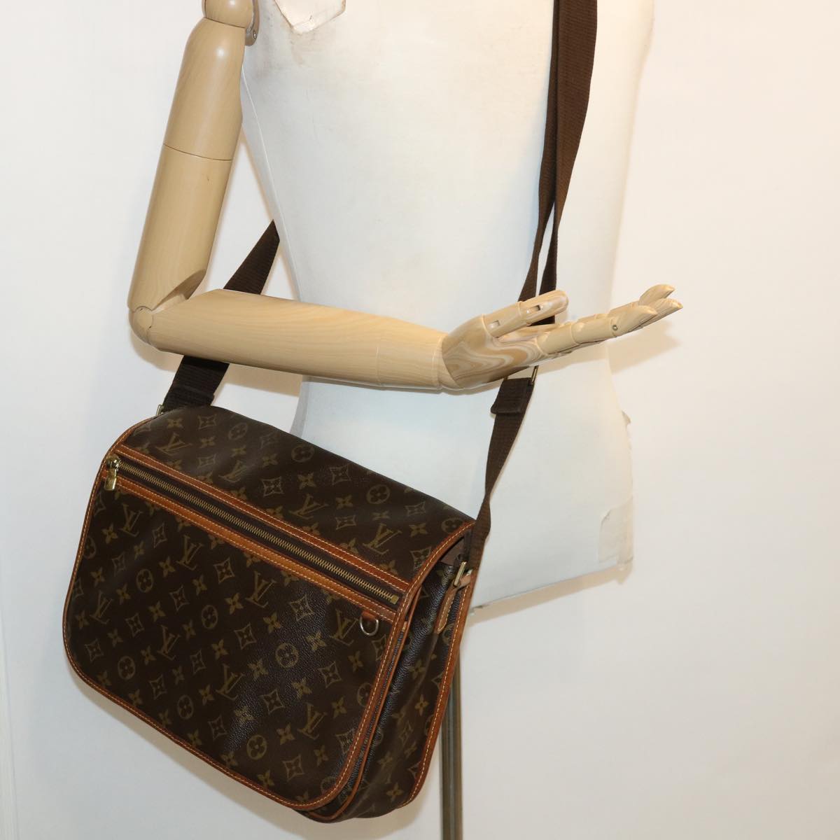 LOUIS VUITTON Monogram Messenger Bosphore GM Shoulder Bag M40105 LV Auth th3197