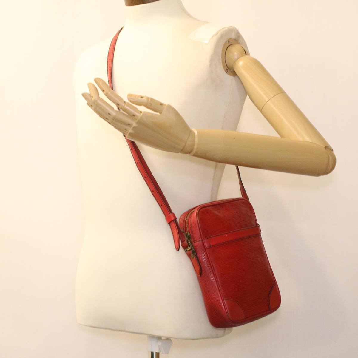 LOUIS VUITTON Epi Danube Shoulder Bag Red M45637 LV Auth th3362