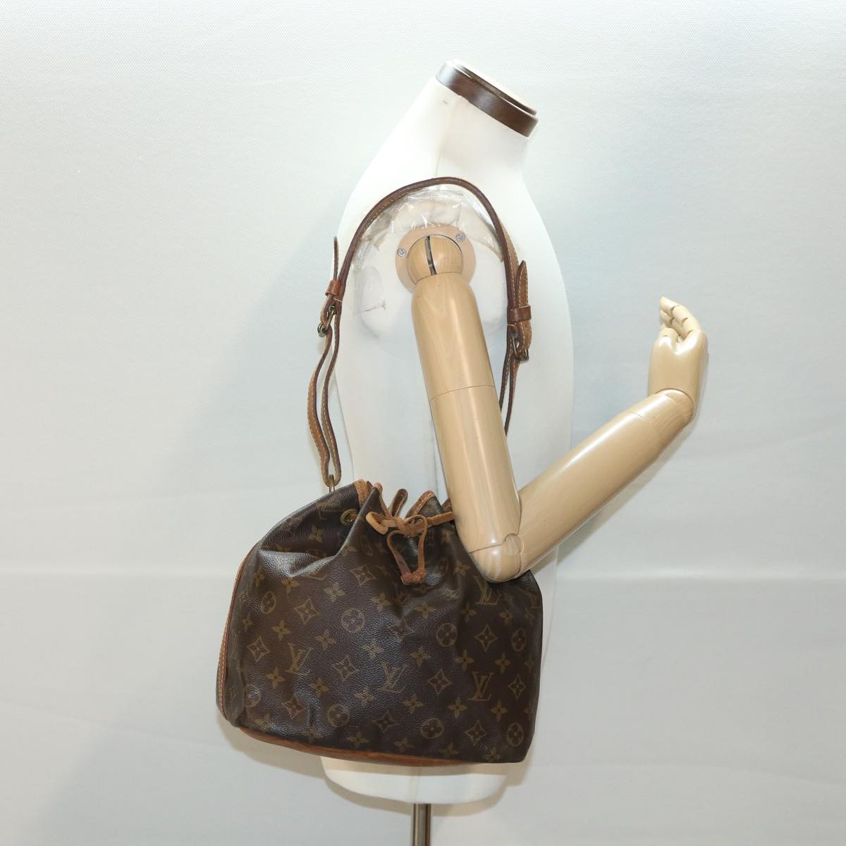 LOUIS VUITTON Monogram Petit Noe Shoulder Bag M42226 LV Auth th3483