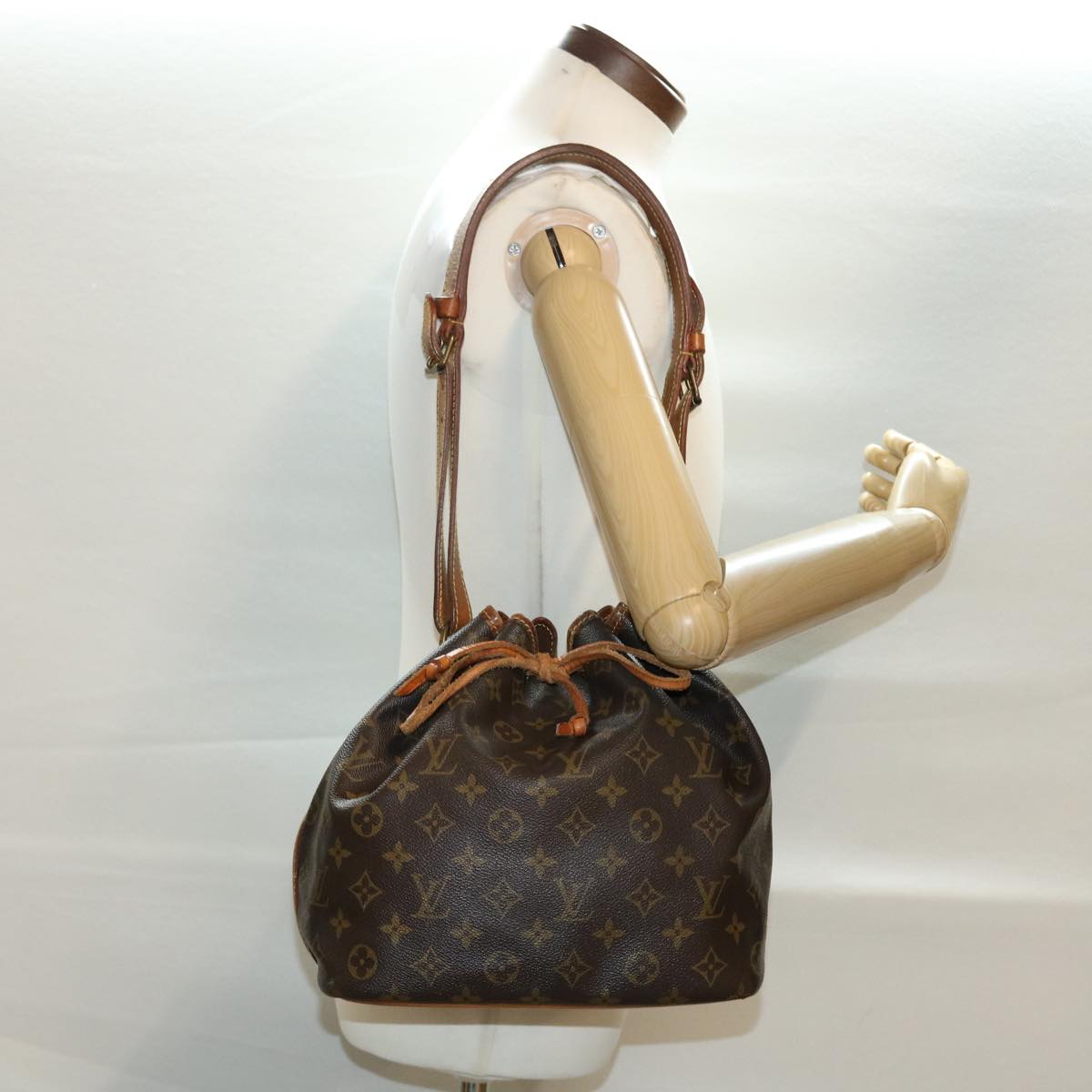 LOUIS VUITTON Monogram Petit Noe Shoulder Bag M42226 LV Auth th3590