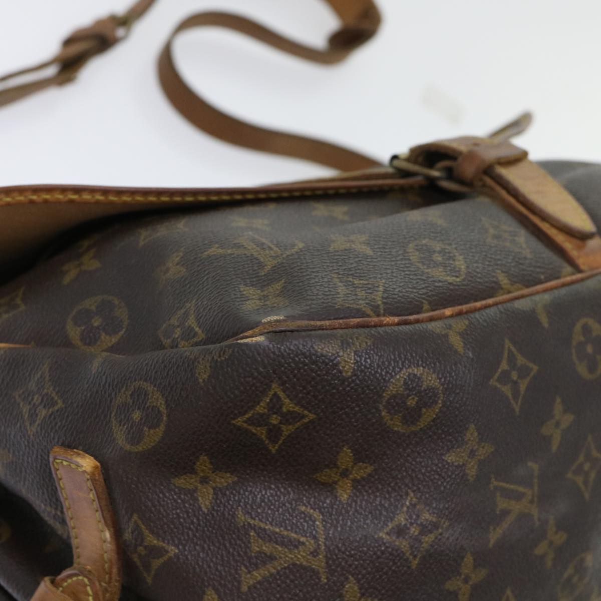 LOUIS VUITTON Monogram Saumur 35 Shoulder Bag M42254 LV Auth th3916