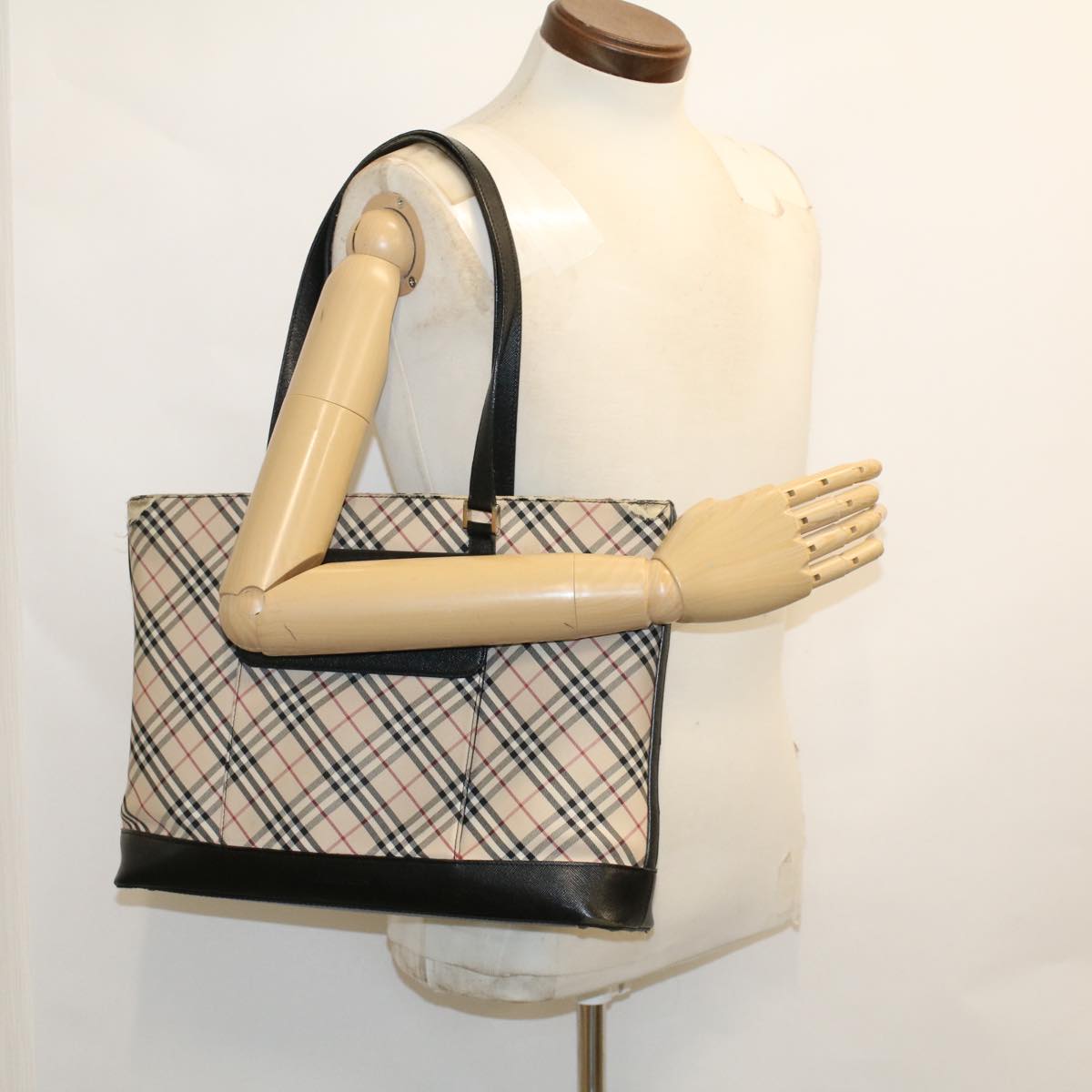 BURBERRY Nova Check Shoulder Bag Canvas Beige Black Auth ti1162