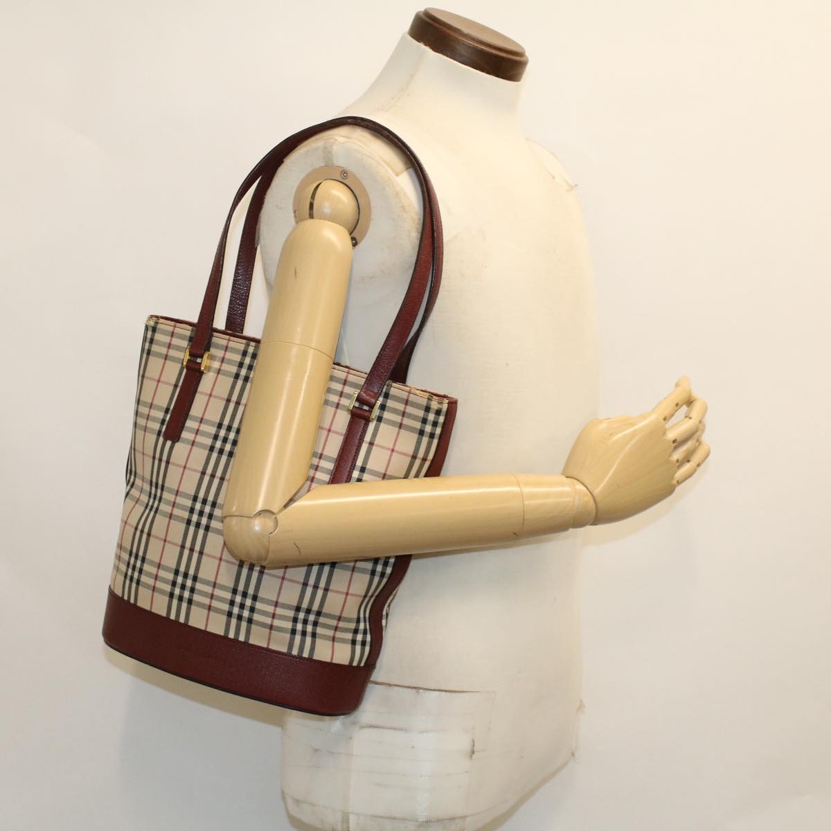 BURBERRY Nova Check Shoulder Bag Canvas Beige Red Auth ti1165