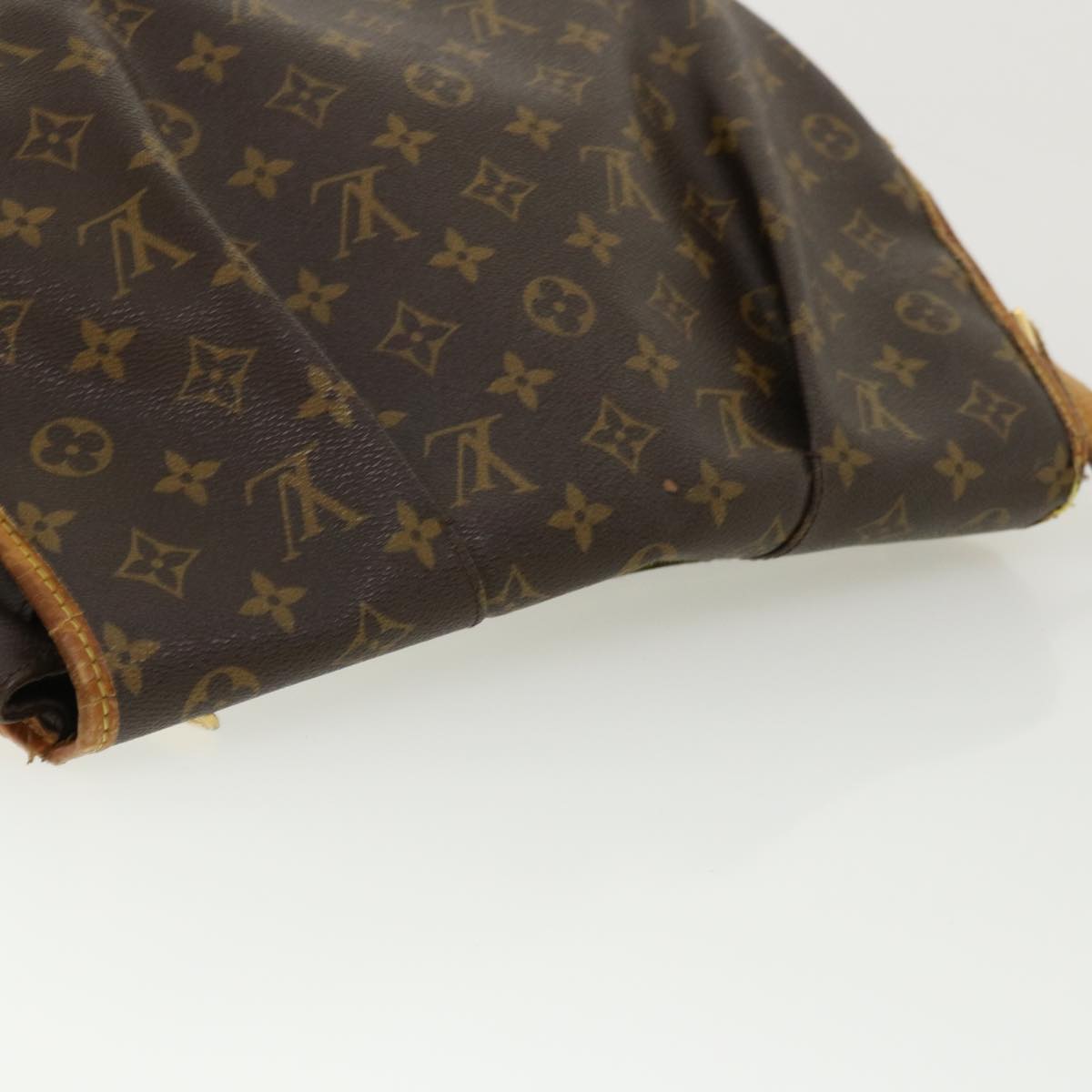 LOUIS VUITTON Monogram Menilmontant MM Shoulder Bag M40473 LV Auth ti796