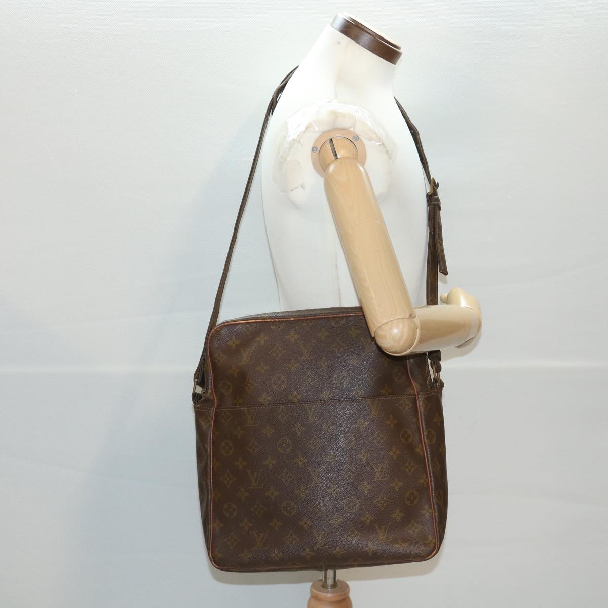 LOUIS VUITTON Monogram Marceau Shoulder Bag No.70 LV Auth ti981