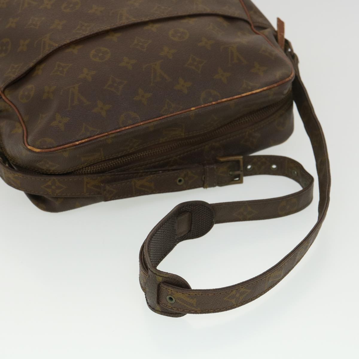 LOUIS VUITTON Monogram Marceau Shoulder Bag No.70 LV Auth ti981