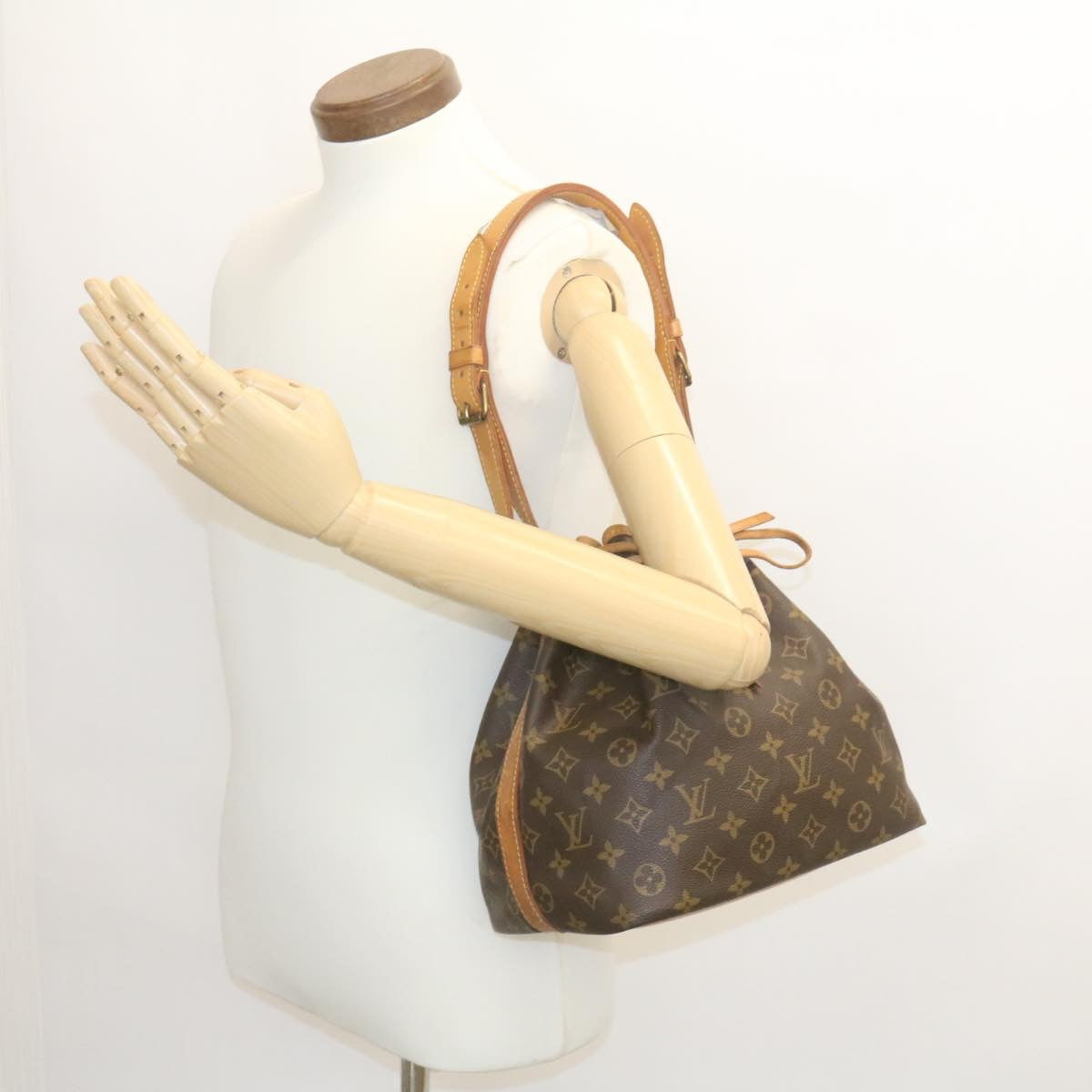 LOUIS VUITTON Monogram Petit Noe Shoulder Bag M42226 LV Auth tp052