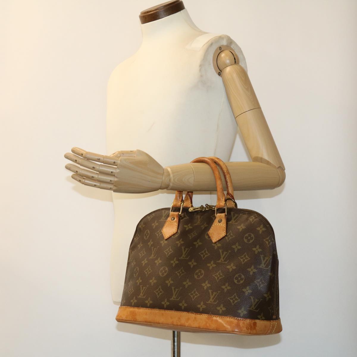 LOUIS VUITTON Monogram Alma Hand Bag M51130 LV Auth tp329