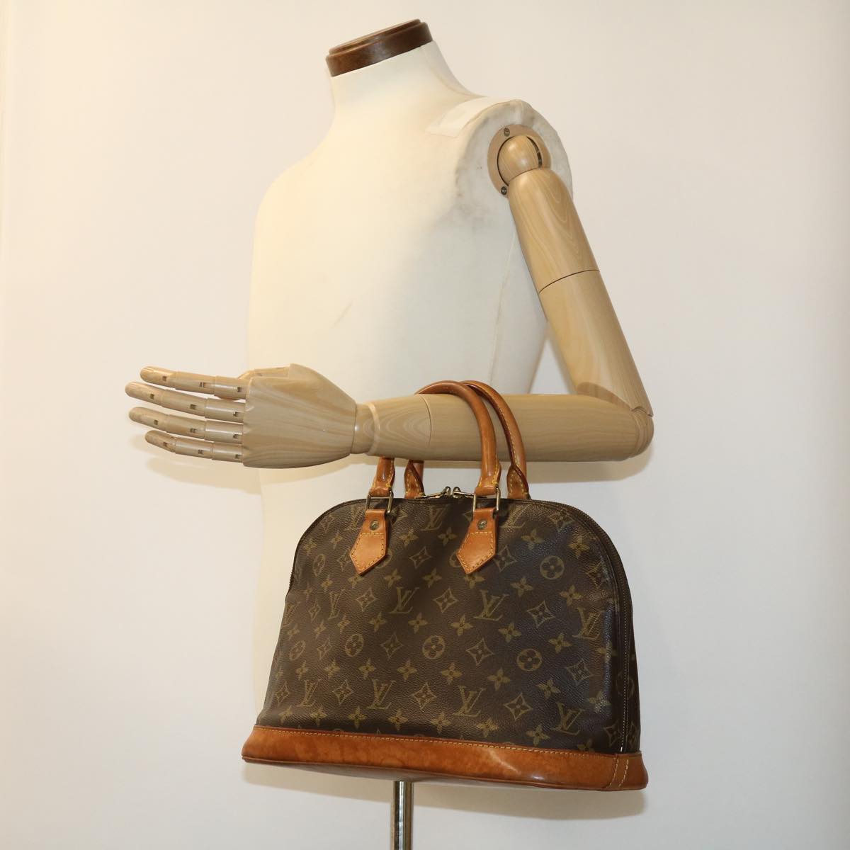 LOUIS VUITTON Monogram Alma Hand Bag M51130 LV Auth tp334