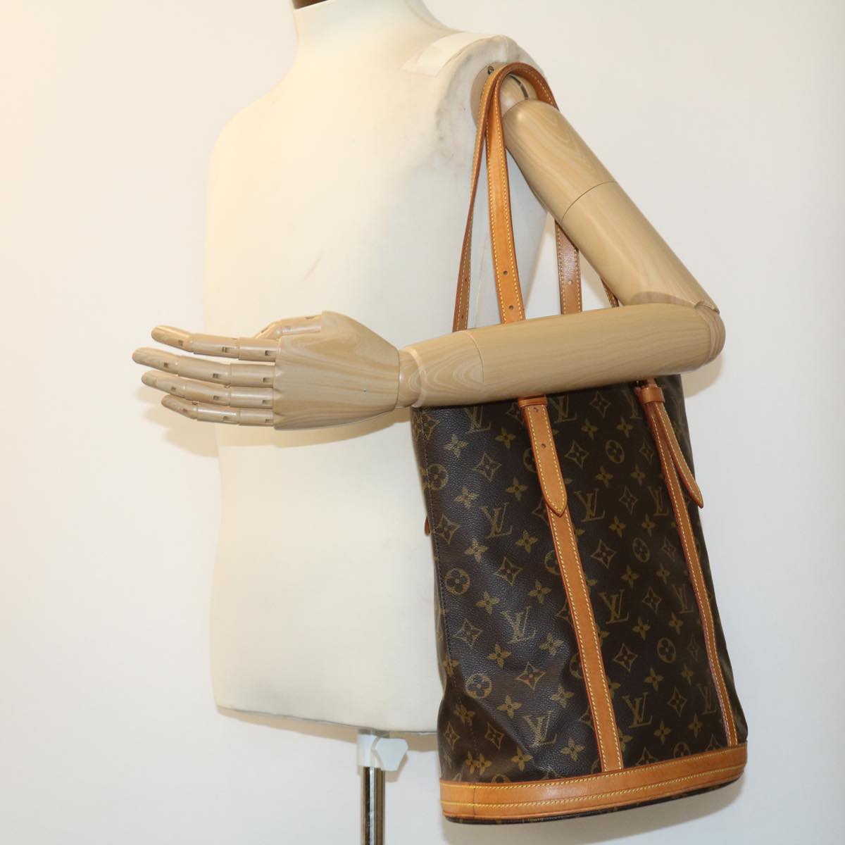 LOUIS VUITTON Monogram Bucket GM Shoulder Bag M42236 LV Auth tp347