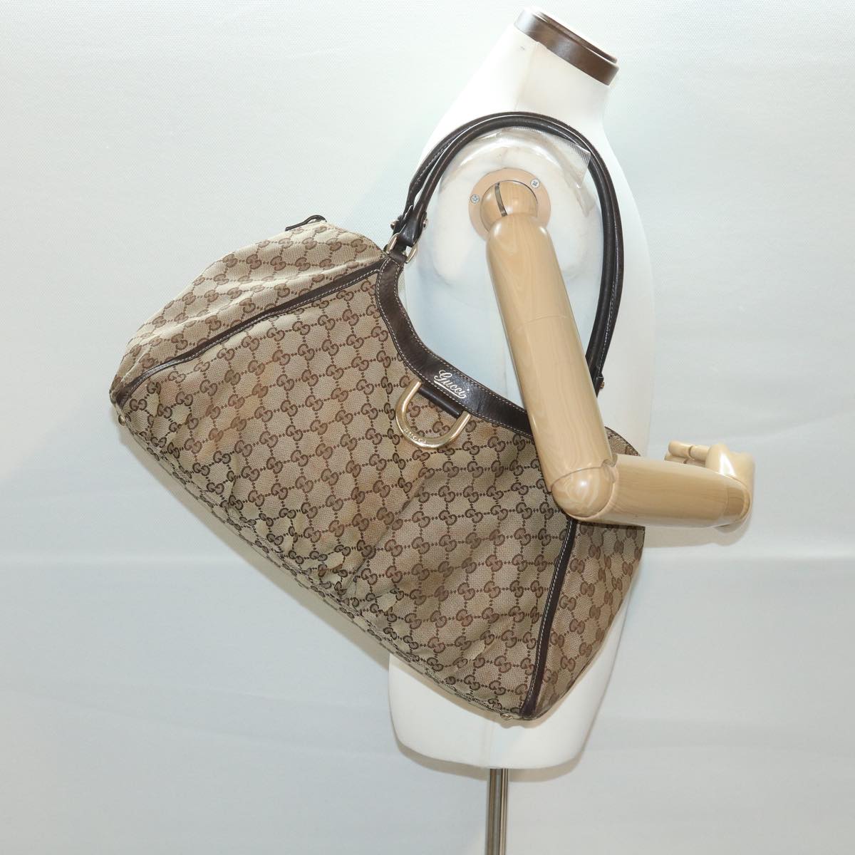 GUCCI GG Canvas Shoulder Bag Beige 189835 Auth yb011