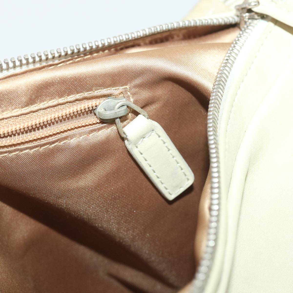 Christian Dior Gypsy Shoulder Bag Leather Beige 07-BO-1027 Auth yb037