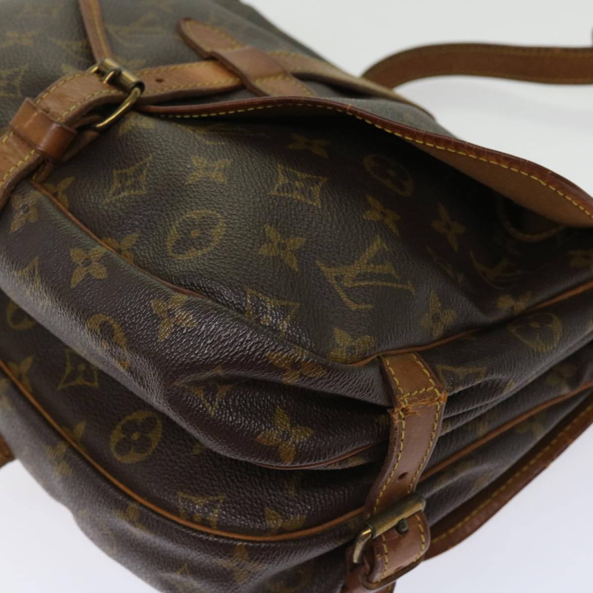 LOUIS VUITTON Monogram Saumur 30 Shoulder Bag M42256 LV Auth yk10048